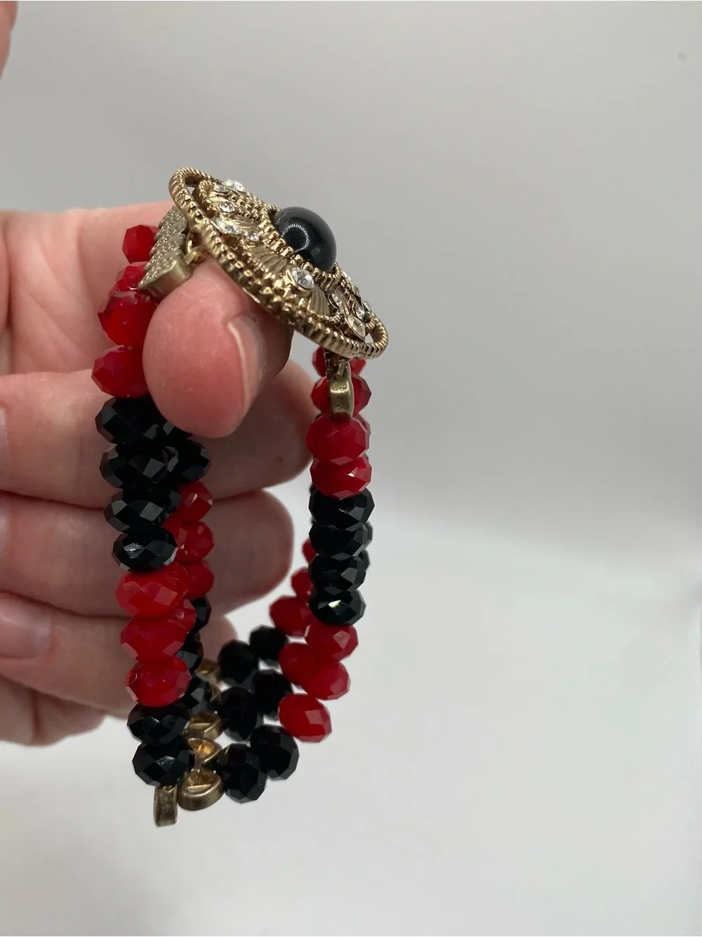 Elegant Red and Black Beaded Statement Bracelet - Gold Accent